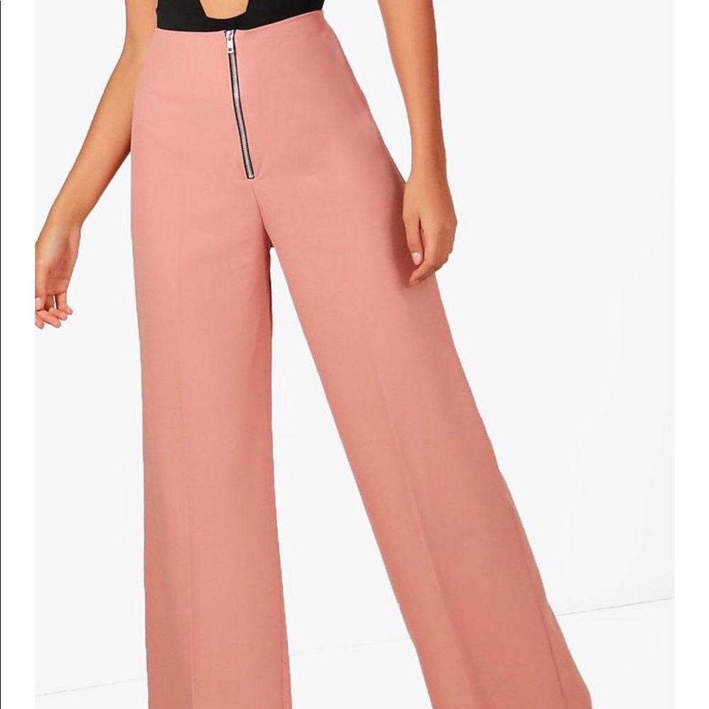 NWT Boohoo wide leg trousers.